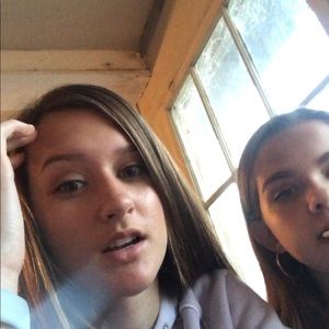 Meet your Posher, Ella